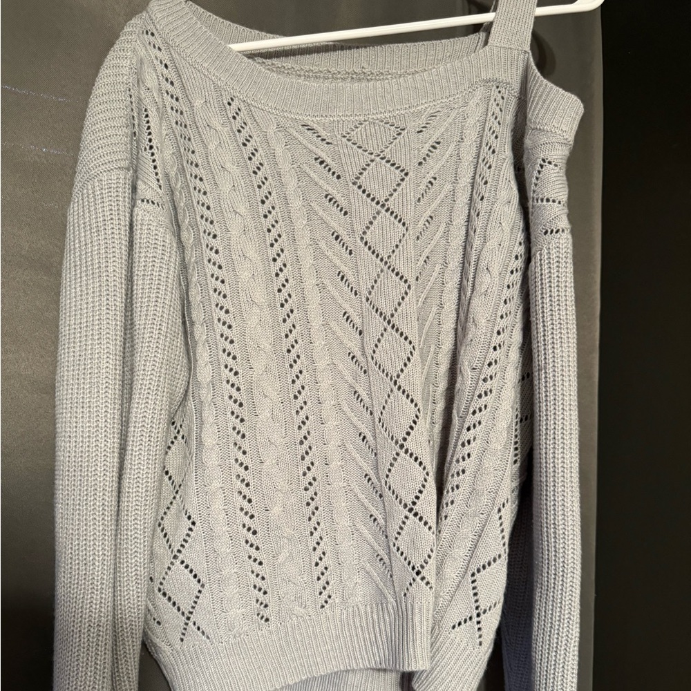 Lightweight sweater